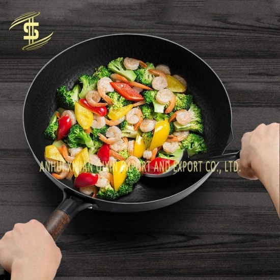 fonte de cuisine domestique de haute qualité fait à la main antiadhésif casserole avec manche en bois -CH-Lotus Fishing